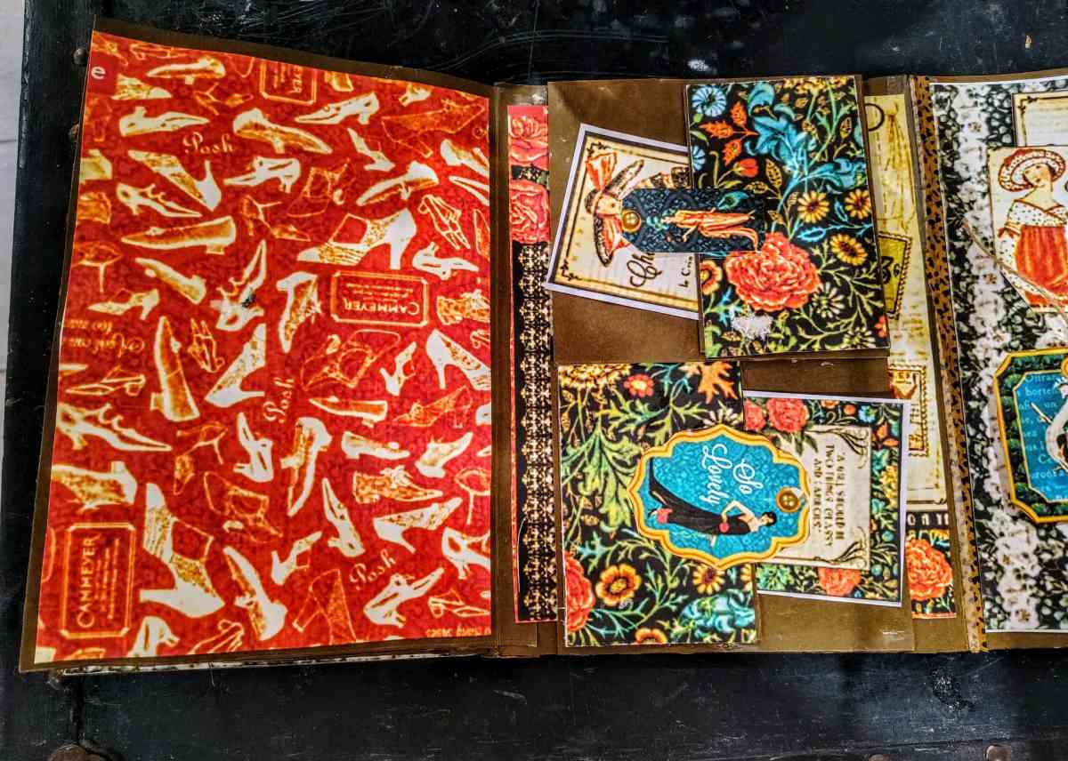 Fashion Themed Folio Album - Altamonte Springs, Florida - FleaMarketBay