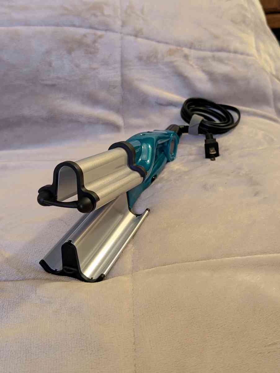 Bed Head Tourmaline  Ceramic Deep Hair Waver Turquoise - Ashtabula, Ohio