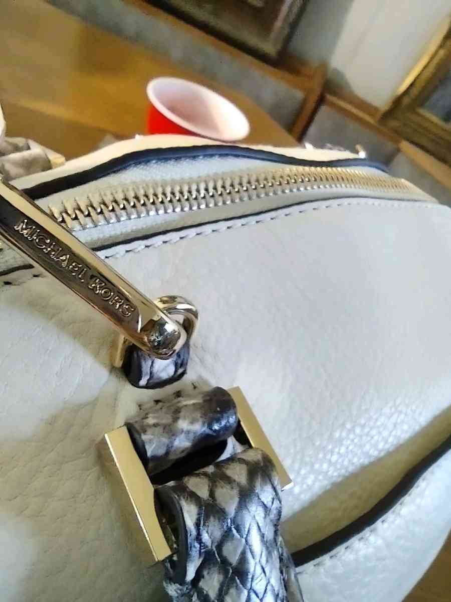 Michael Kors Preowned Dome Satchel White  Python large - Tulsa, Oklahoma - FleaMarketBay