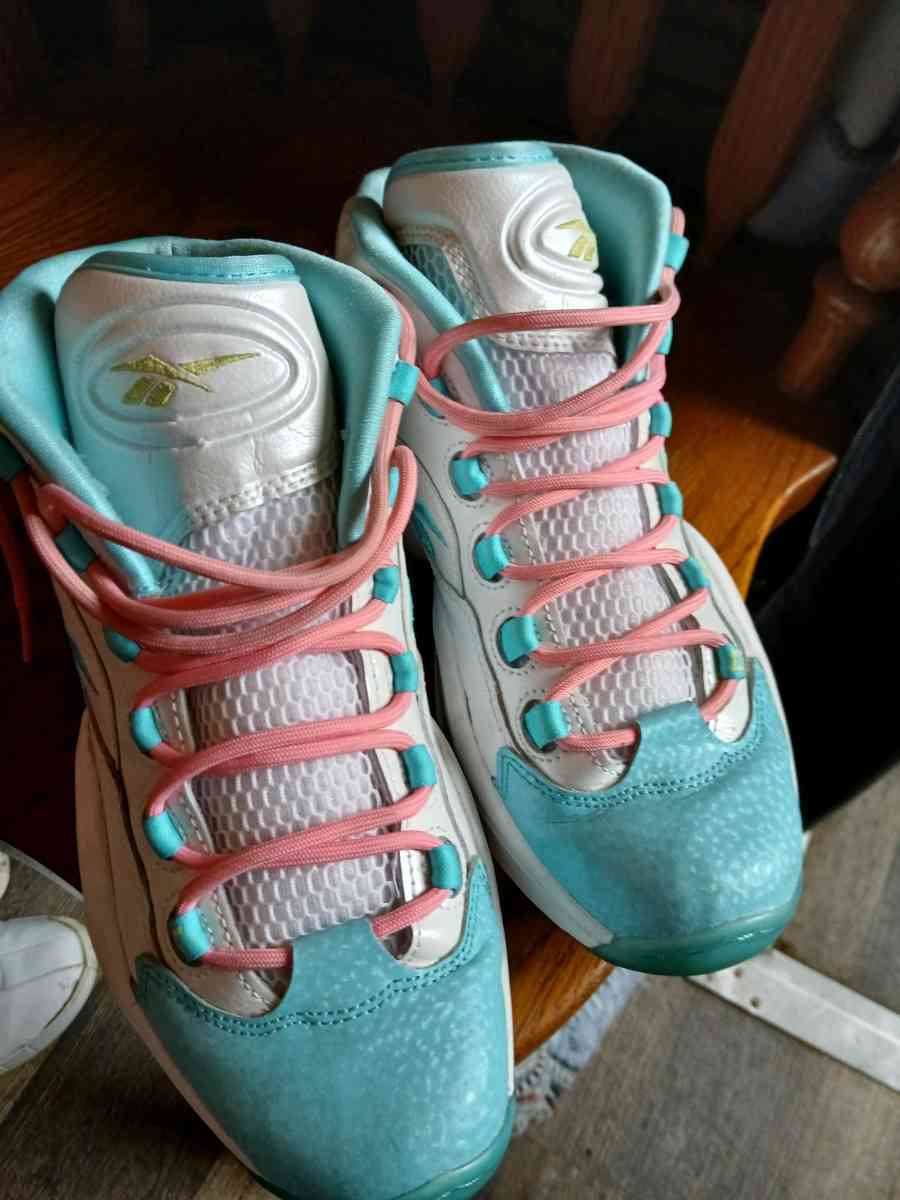 Reebok Question Trainers Allen Iversons Size 7 Pink and Blue - Evansville, Indiana - FleaMarketBay
