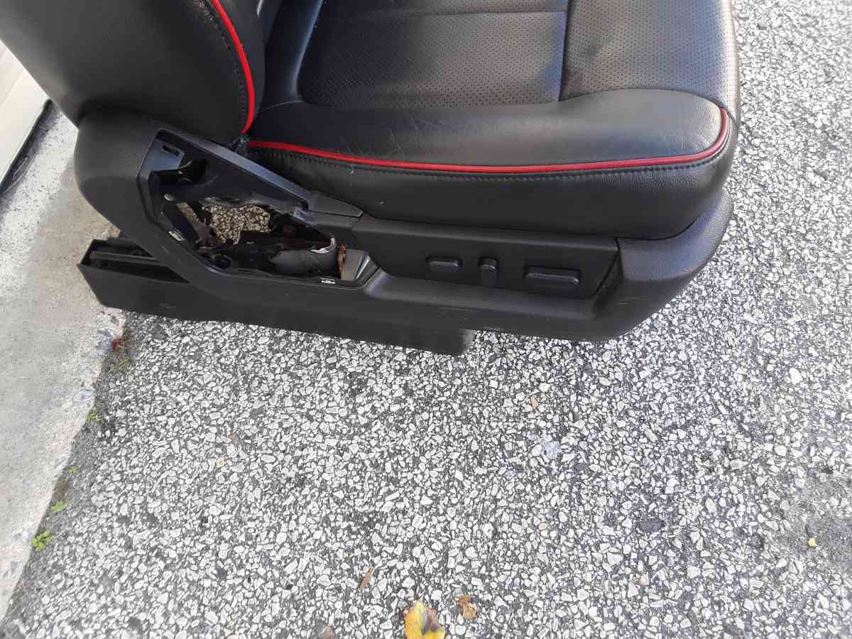 Nice 2008 Ford Edge Passenger Side Right Front Seat Like New - Williamstown, New Jersey - FleaMarketBay