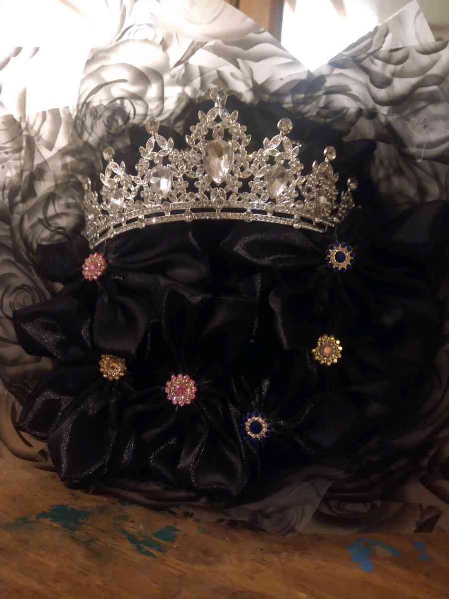Black ramo with sliver crown 10 count - Dalton, Georgia - FleaMarketBay