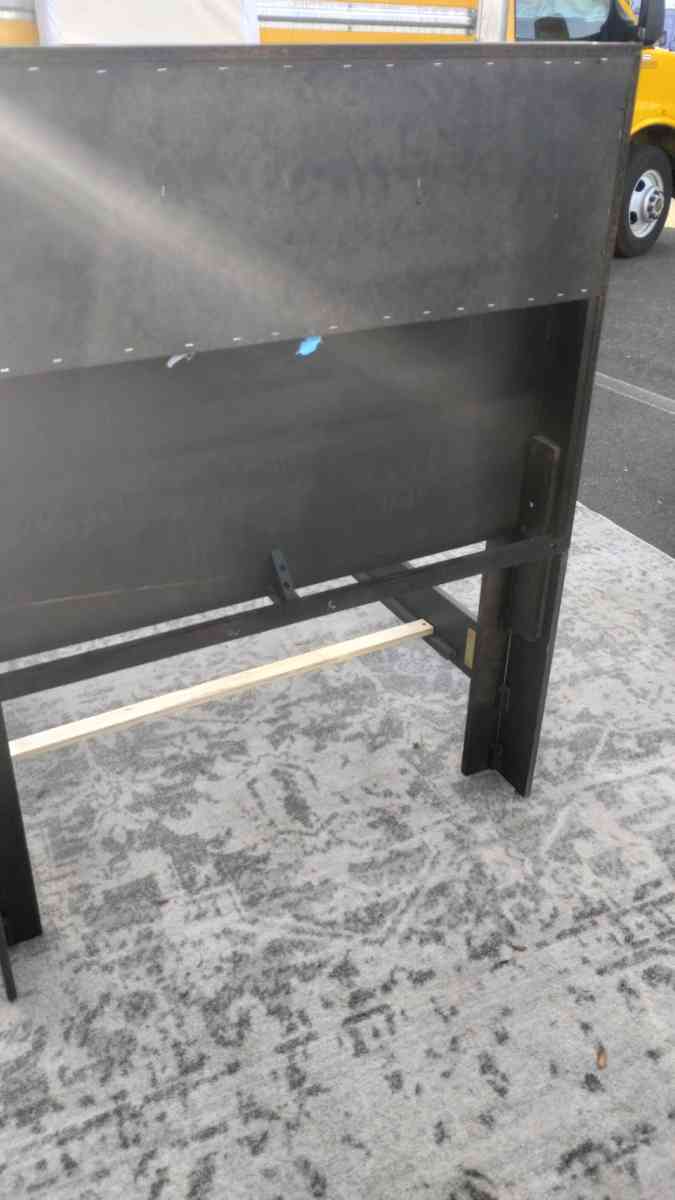 Preowned Twin Size Bed - Tampa, Florida - FleaMarketBay