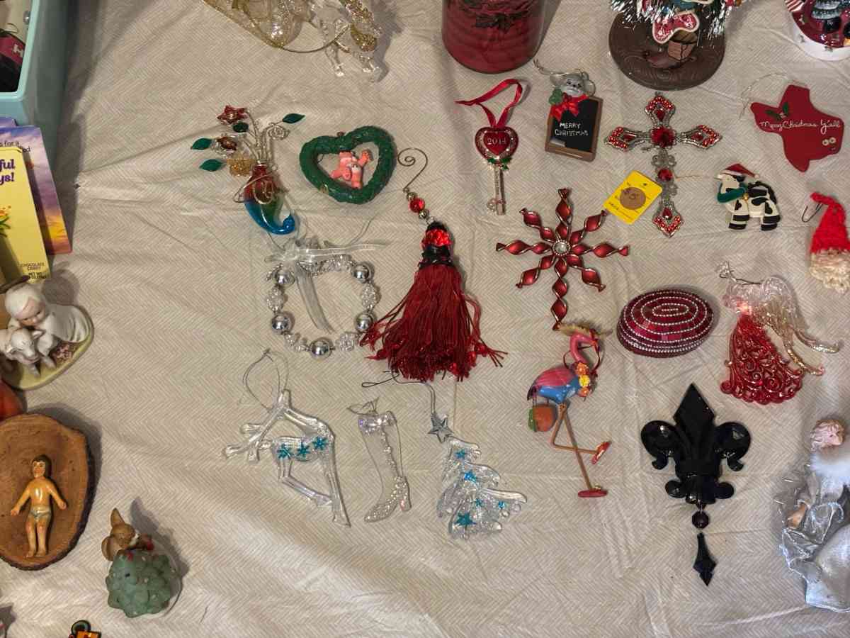 Christmas tree ornaments - Cameron, Texas - FleaMarketBay