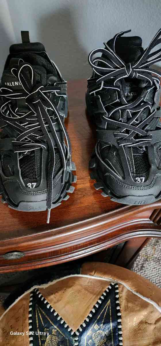 women Balenciaga shoe - Port Richey, Florida - FleaMarketBay