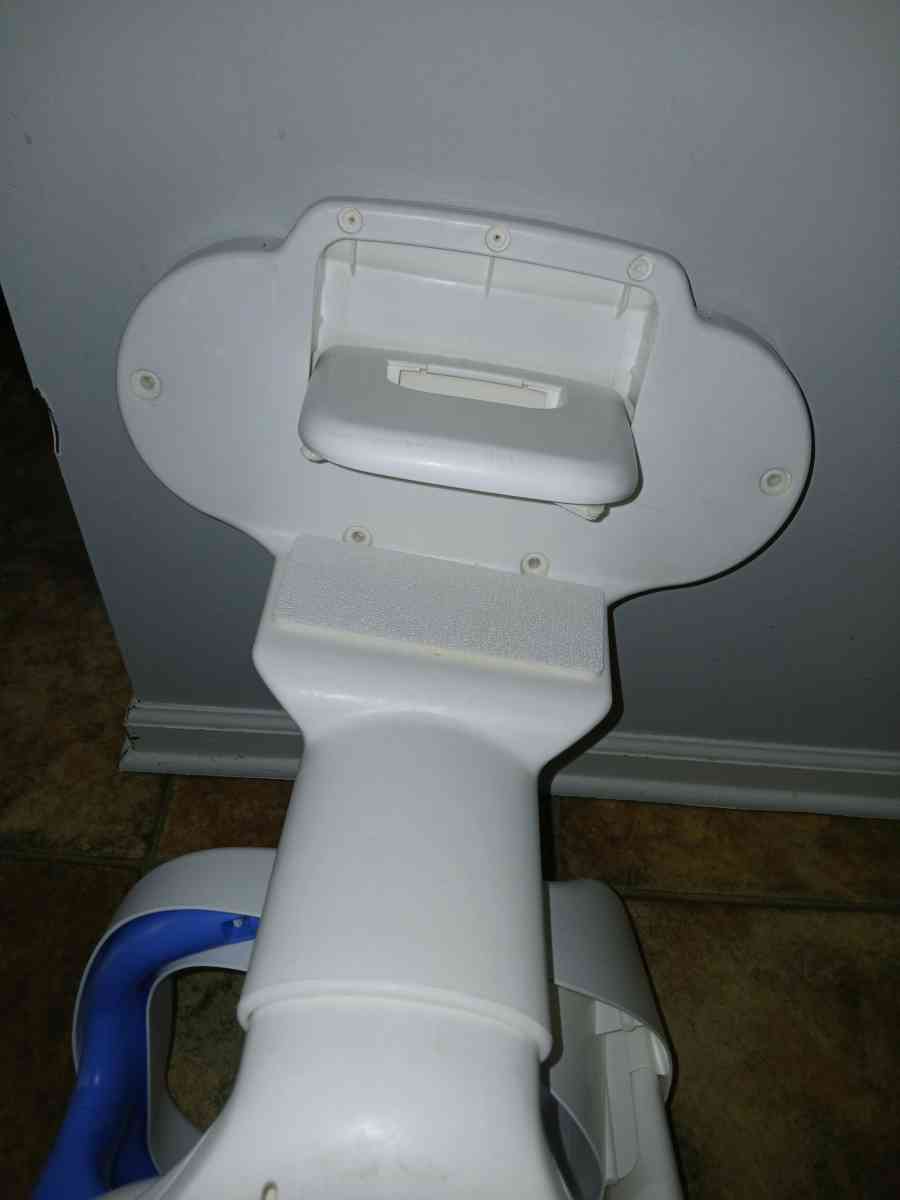 infant swivel bath seat - Wyoming, Michigan - FleaMarketBay