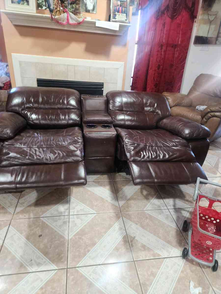 Brown leather electric recliner loveseat - Houston, Texas