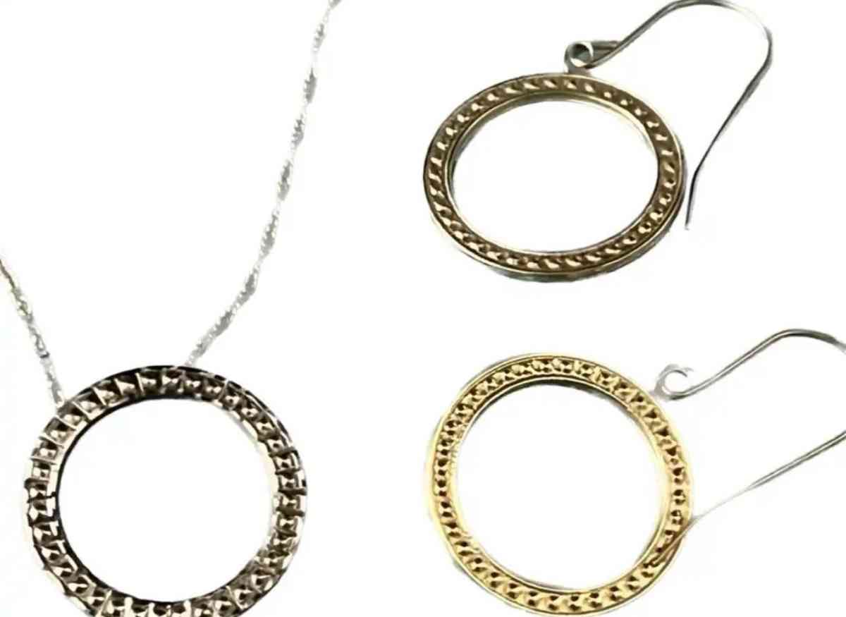 10K Gold Circle Pendant And  Earrings - Phelan, California - FleaMarketBay