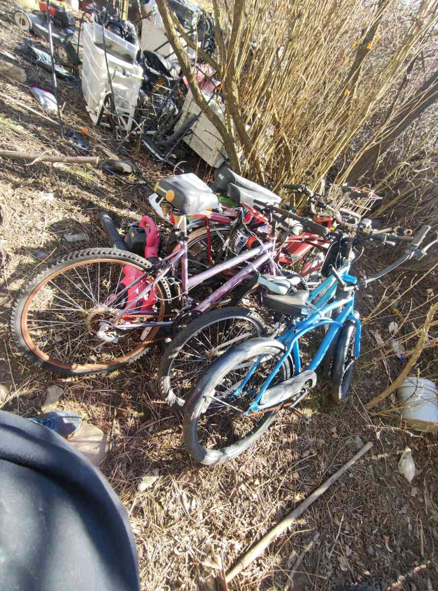 vintage lot of mopeds etc - Warren, Ohio - FleaMarketBay