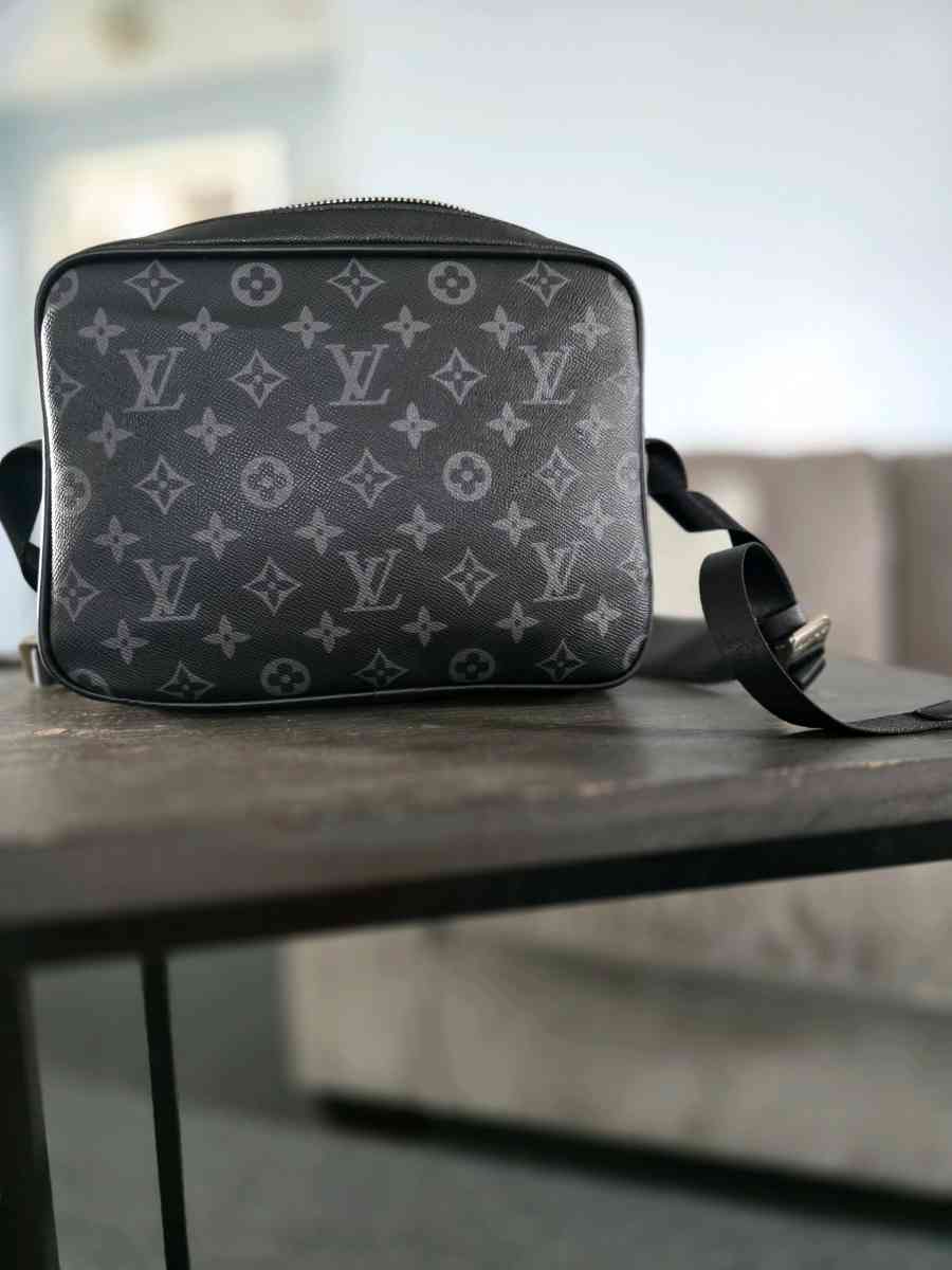 outdoor messenger bag - Freeport, New York - FleaMarketBay