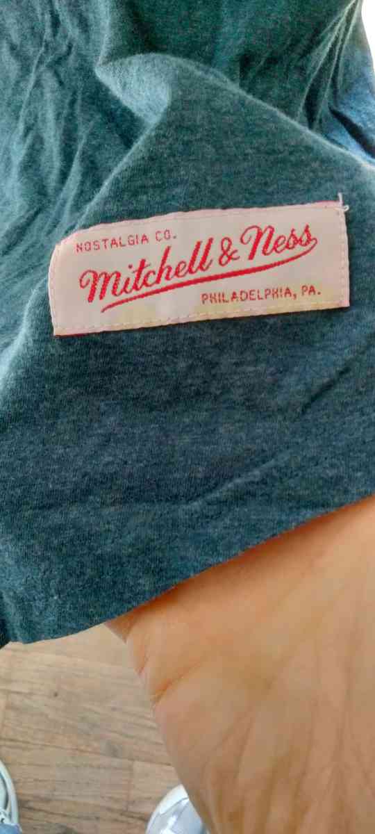 Philadelphia Phillies 3 qt Shirt - Norristown, Pennsylvania - FleaMarketBay