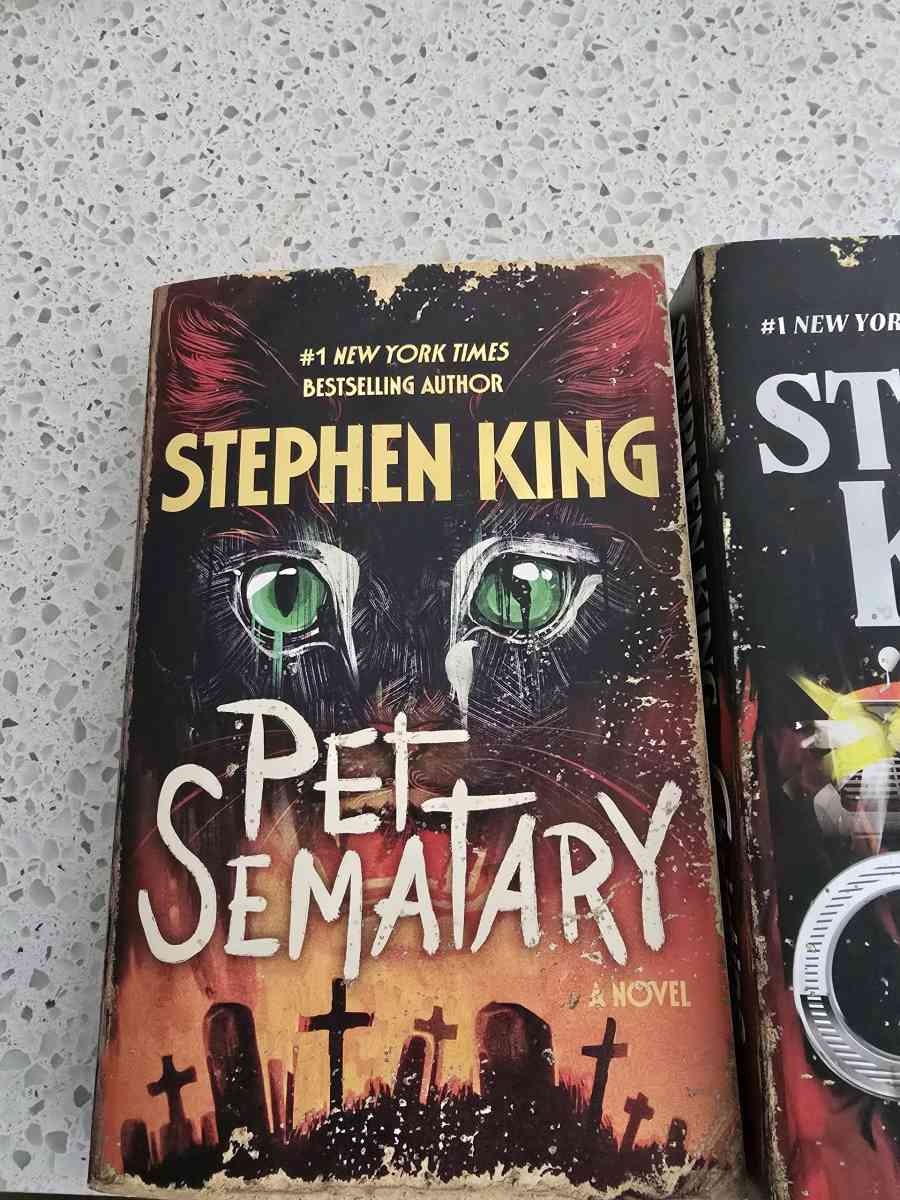 Stephen King books - Conway, Arkansas - FleaMarketBay