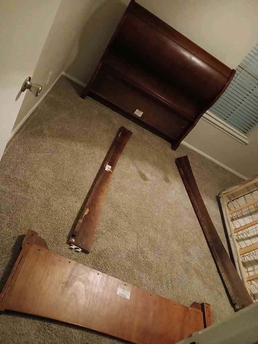 headboard Slats and Footboard - Fort Worth, Texas - FleaMarketBay
