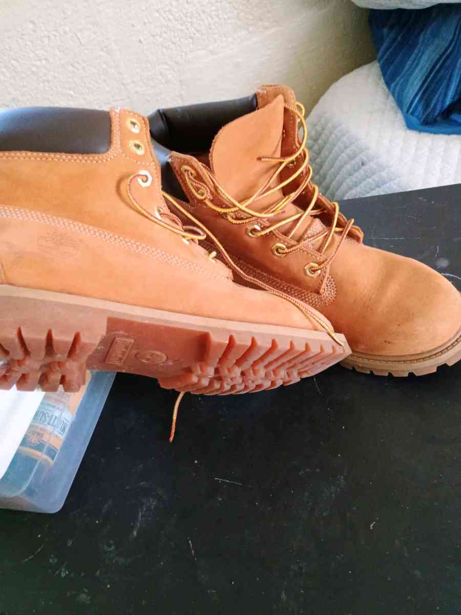 Timberland Boots size 6M Boys - Lakeland, Georgia - FleaMarketBay