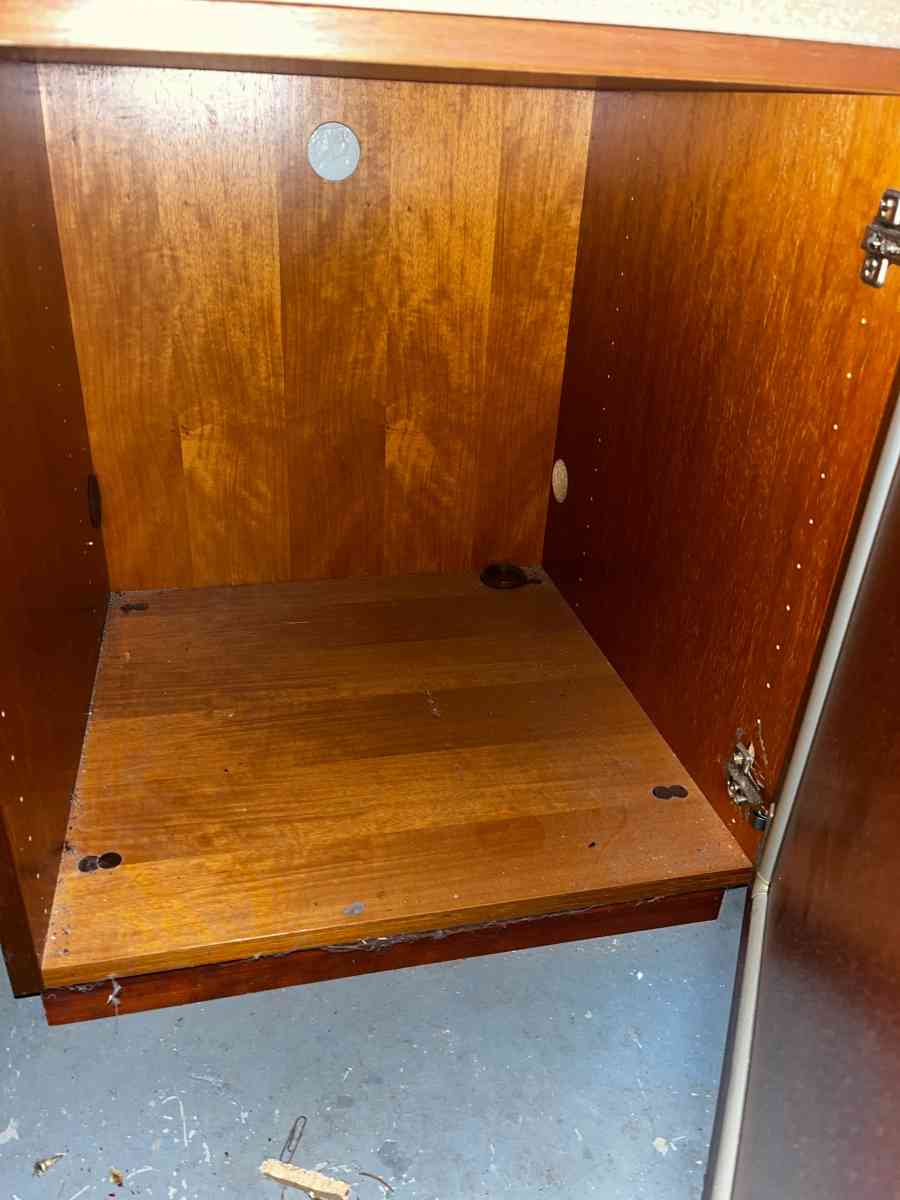 stereo shelfs - Newport, Michigan - FleaMarketBay