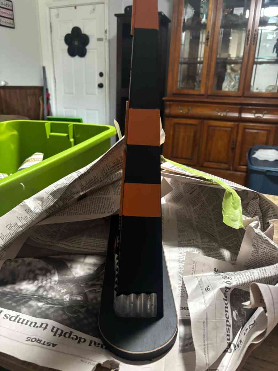 Wood witch hat sign stand up - Cameron, Texas - FleaMarketBay