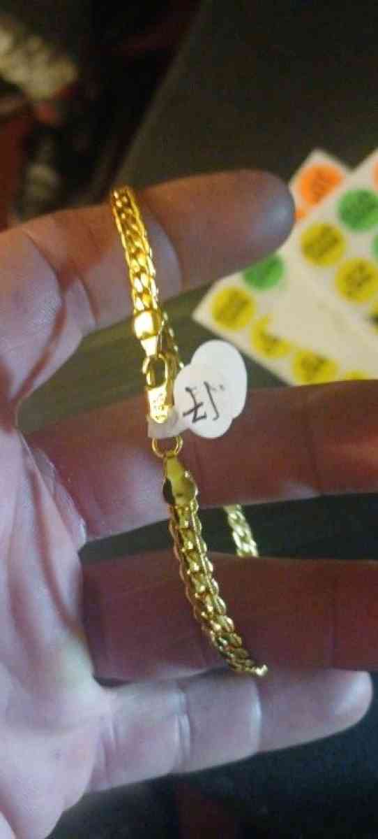 18K Gold Bracelet - Asheboro, North Carolina - FleaMarketBay