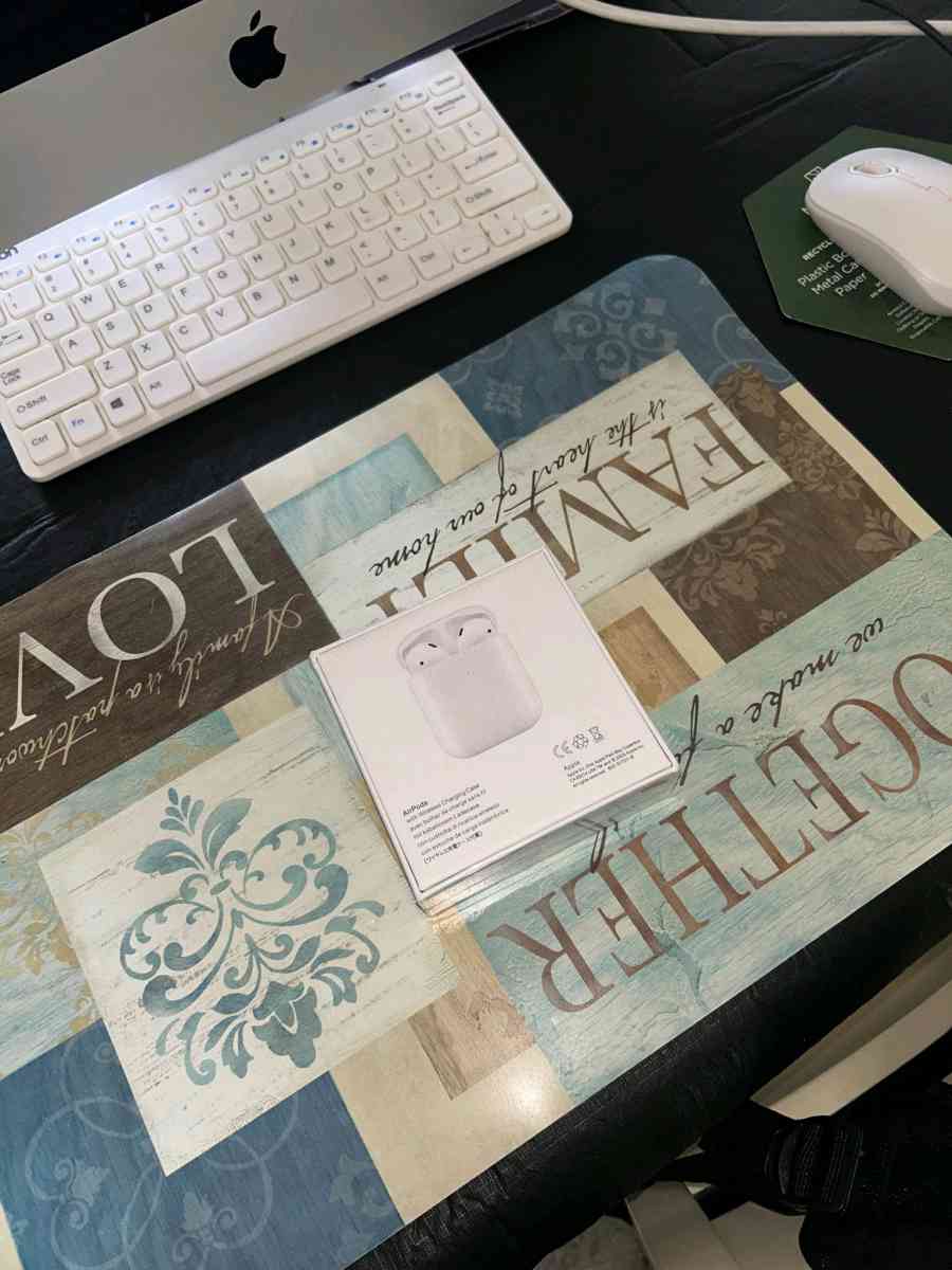 airpods - Charlotte, North Carolina