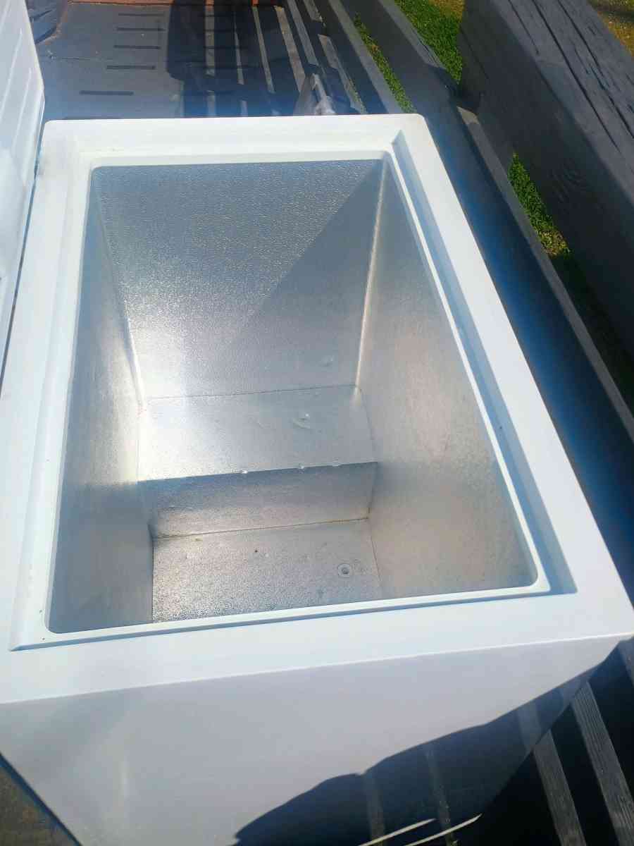 DeWalt Saw Ryobi Scruber Ask for Price - Adelanto, California