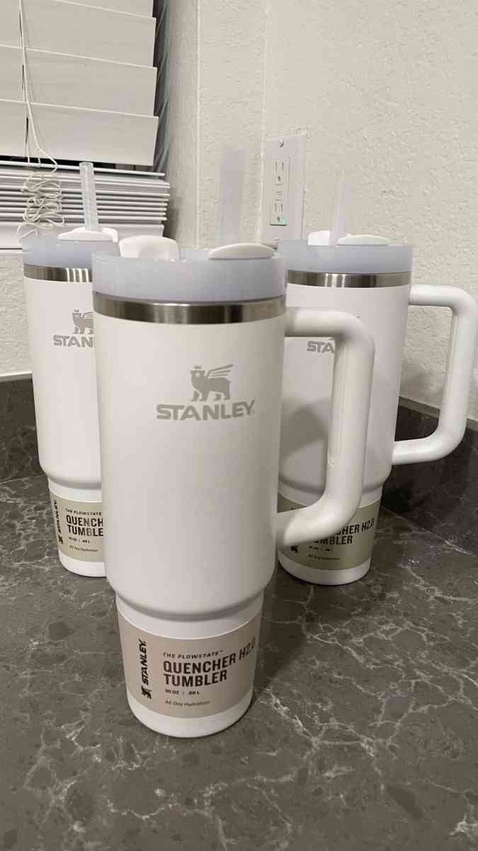 stanelys - Glendale, Arizona - FleaMarketBay