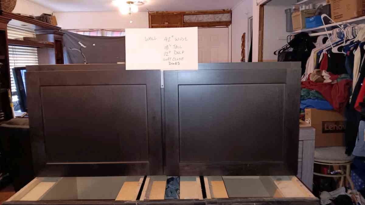 Kitchen Cabinets - Zephyrhills, Florida - FleaMarketBay