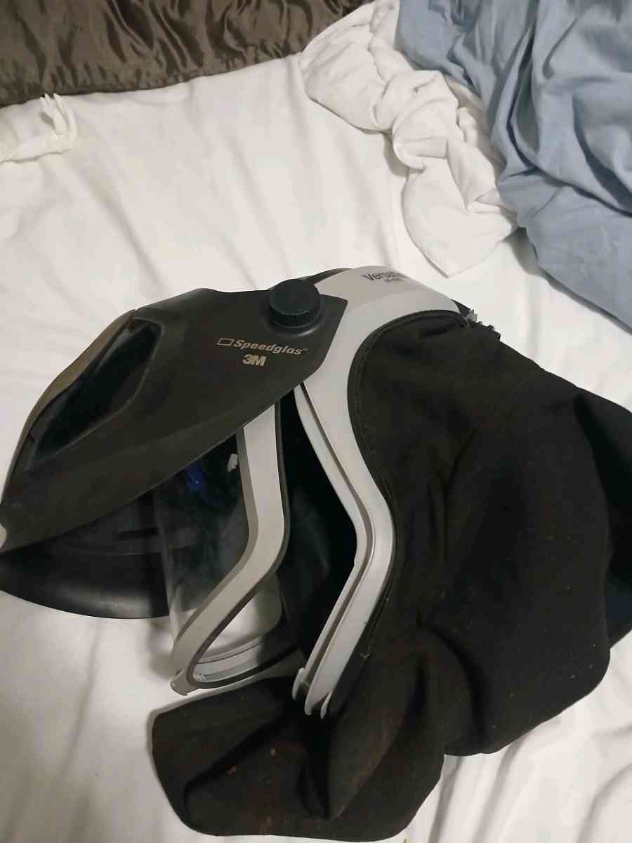 welding hood - Addieville, Illinois - FleaMarketBay