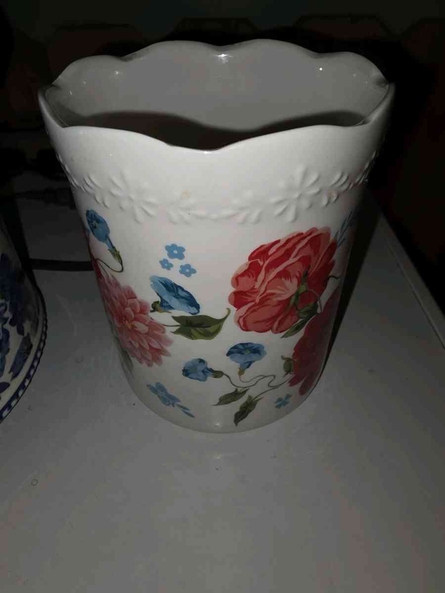 Pioneer Woman Kitchen Items - Alicia, Arkansas - FleaMarketBay