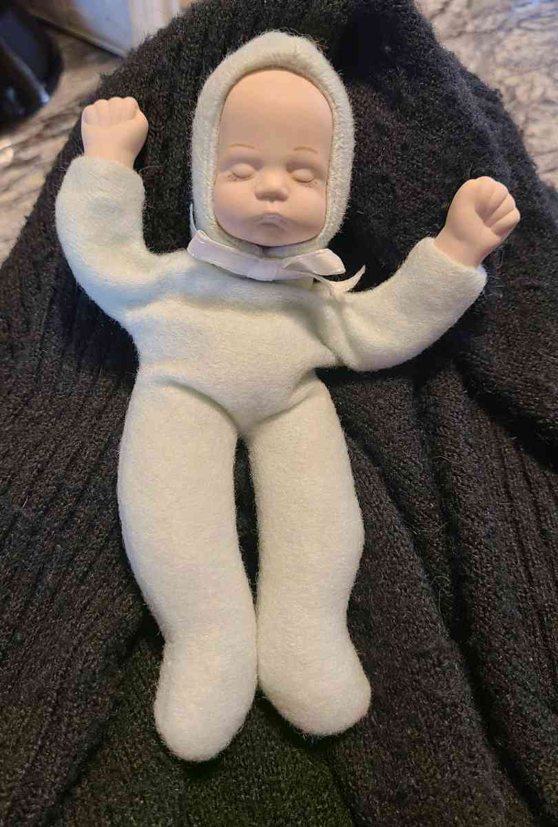 1980 OOAK Vintage SoftBody 7 Porcelain Sleeping Baby Doll  R - Akron, Ohio