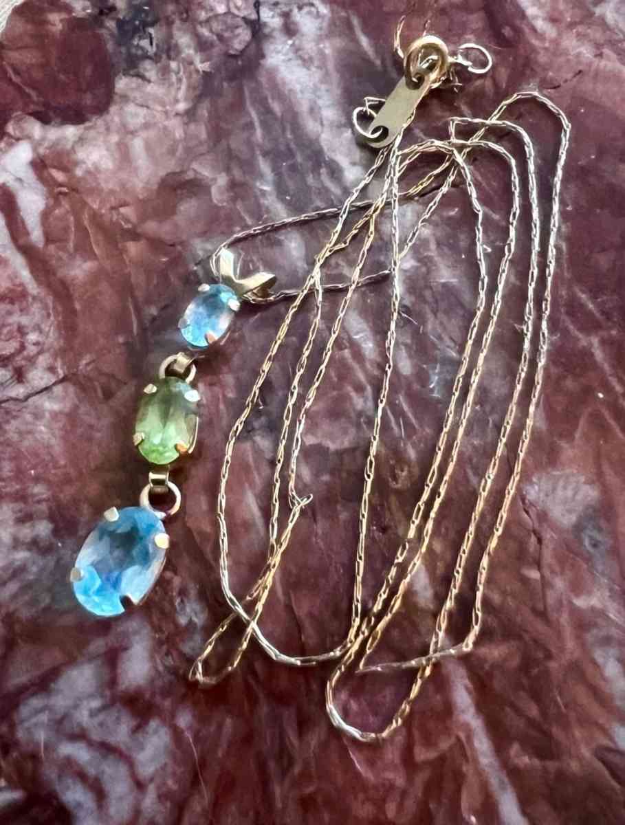 10K Gold Blue Topaz Pendant Necklace - Phelan, California - FleaMarketBay