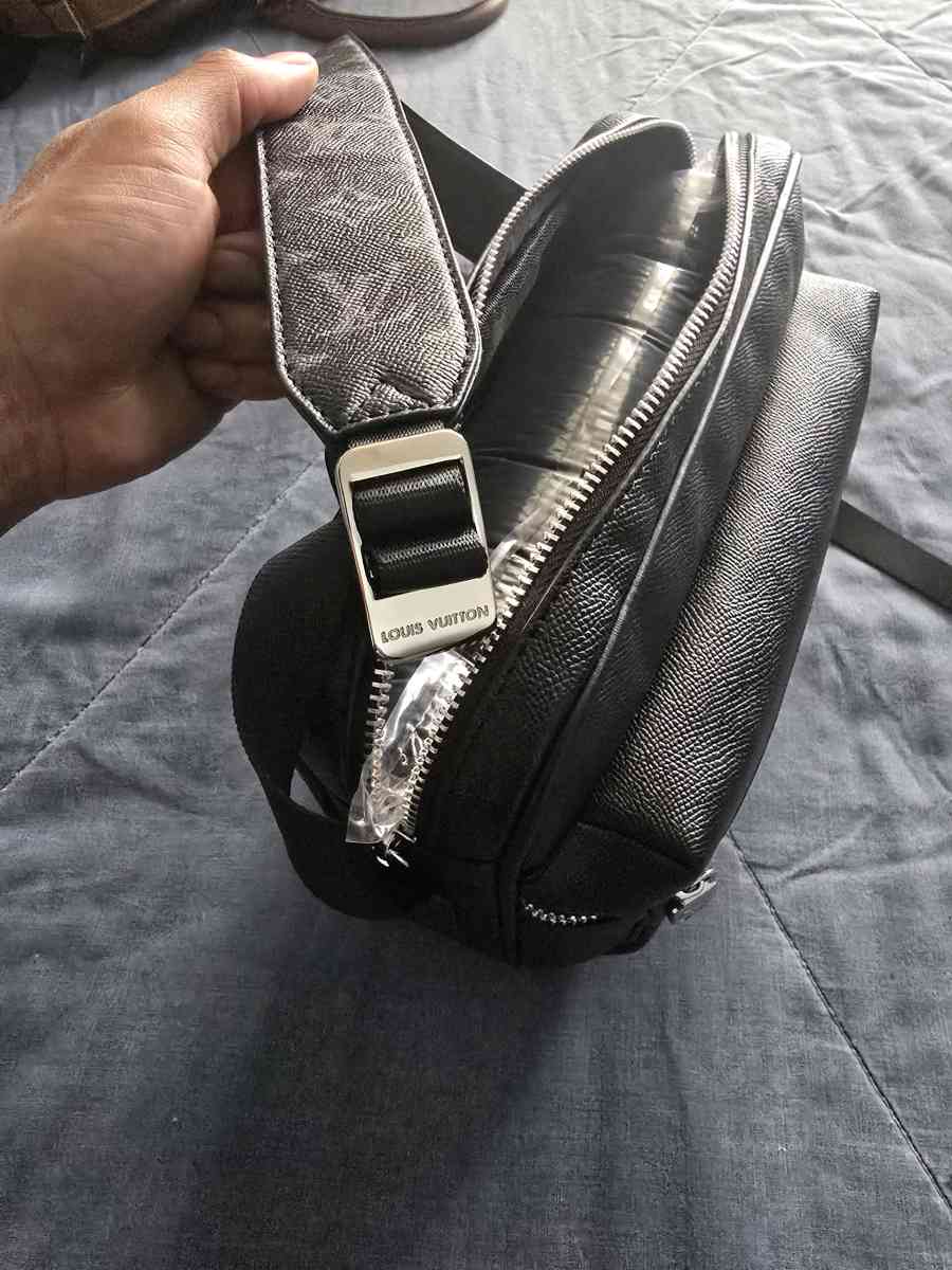 outdoor messenger bag - Freeport, New York - FleaMarketBay