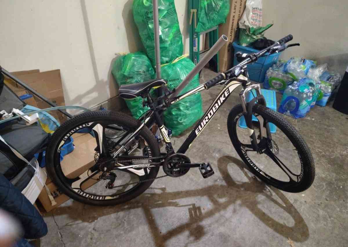 mountain bike - Los Angeles, California