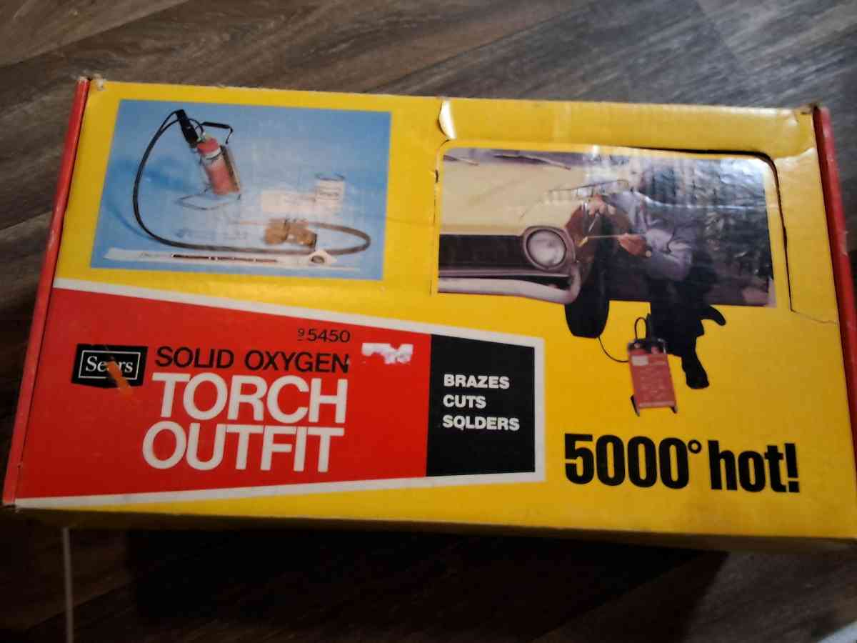 torch outfit open box new - Seattle, Washington