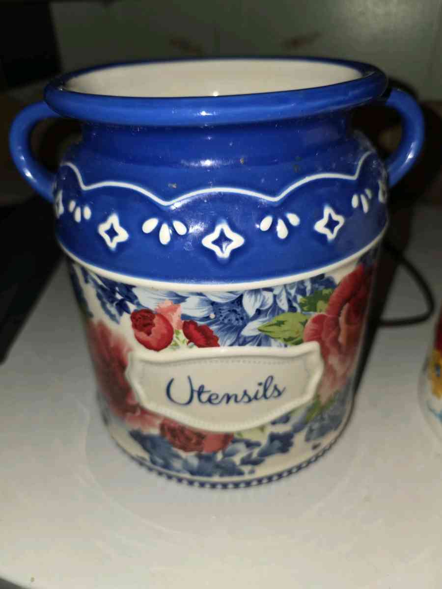 Pioneer Woman Kitchen Items - Alicia, Arkansas