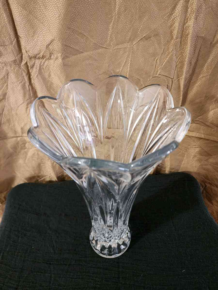 Lenox crystal vase - Knoxville, Tennessee