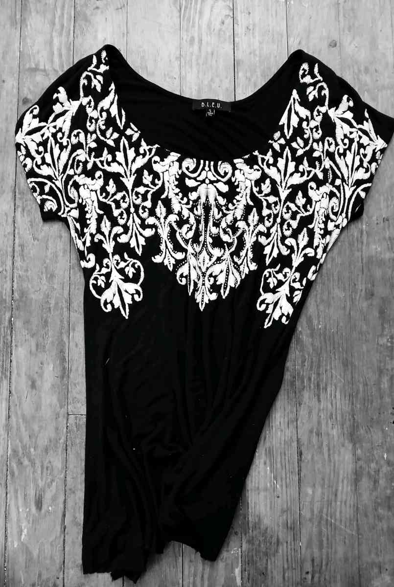 Bleu tunic NWOT Sz small - Advent, West Virginia