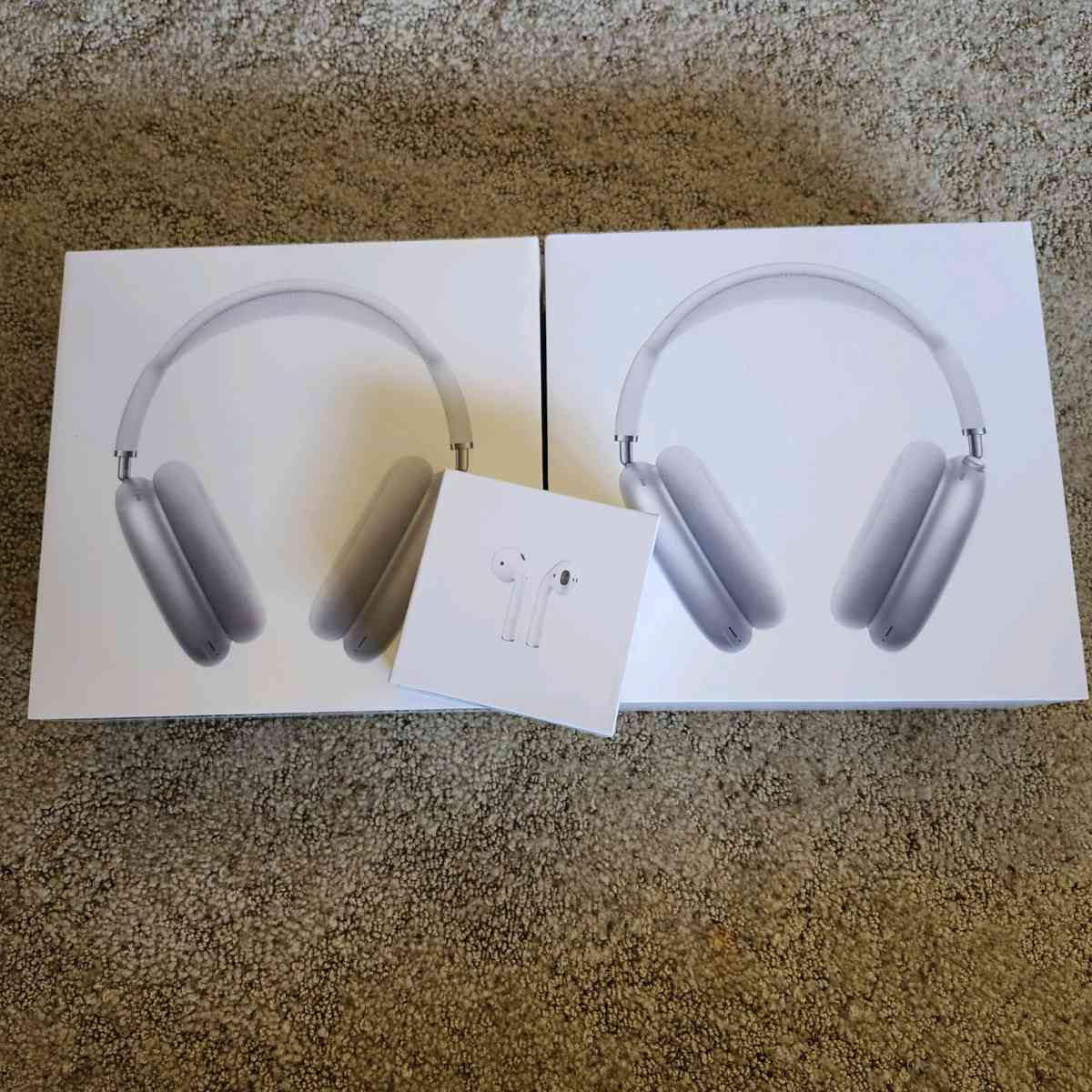 Airpod Max - Walnut Grove, Minnesota - FleaMarketBay