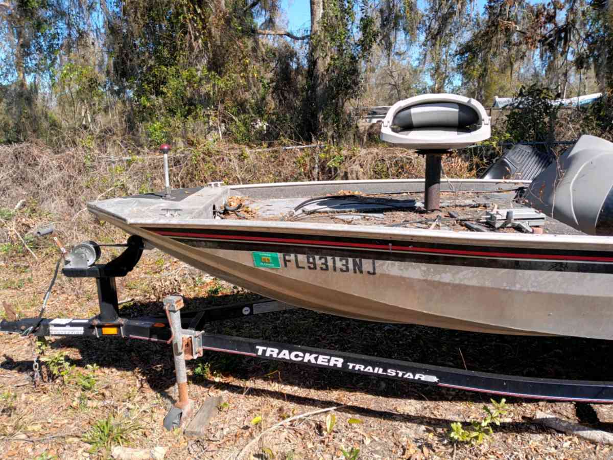 2006 bass tracker boat and tralier 300 or best offer - Suwannee, Florida - FleaMarketBay