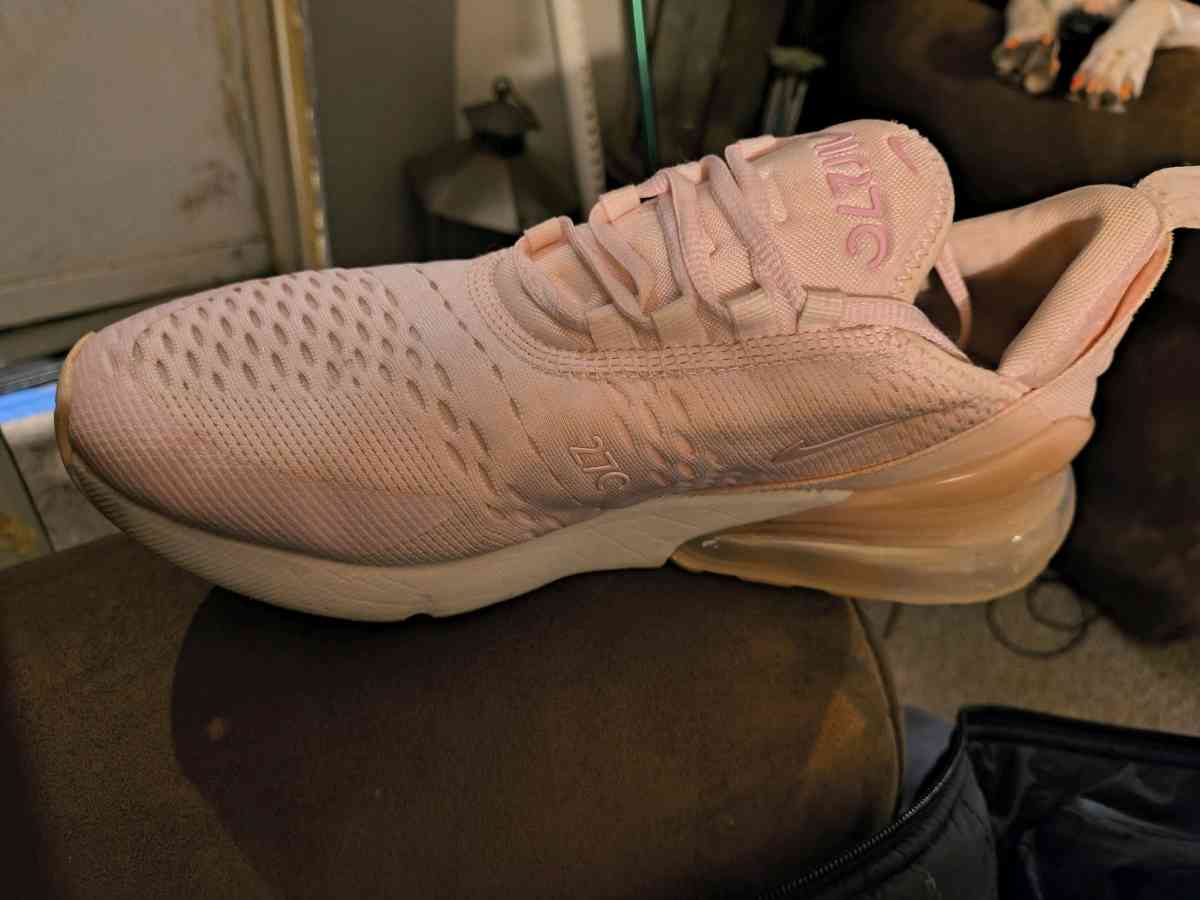 Light Pink 270 Nike Air Foams