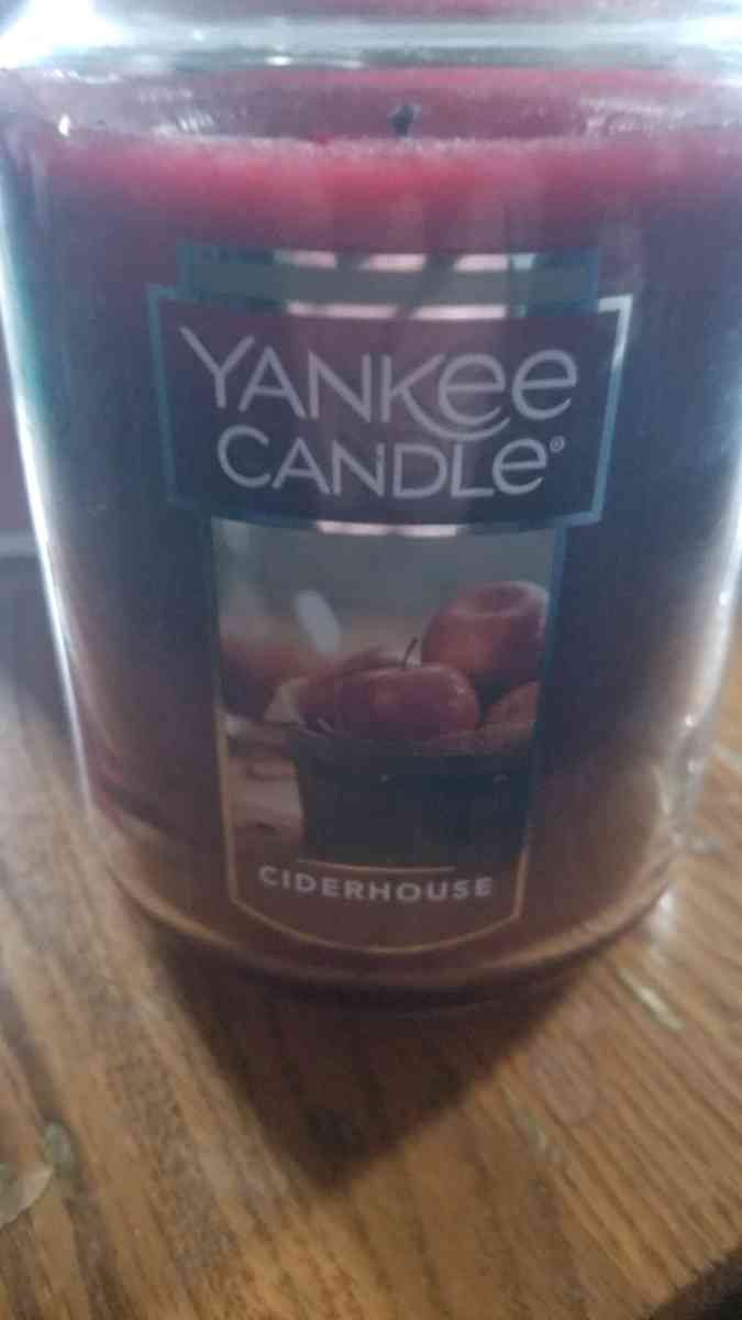 Yankee Candle  Jar - Hudson, New Hampshire - FleaMarketBay