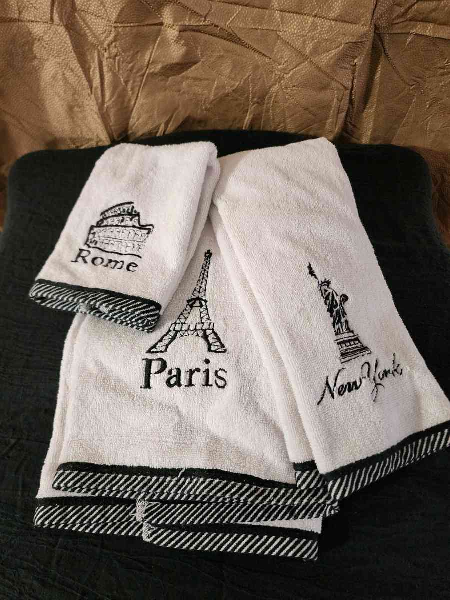 Decorative towel set - Knoxville, Tennessee