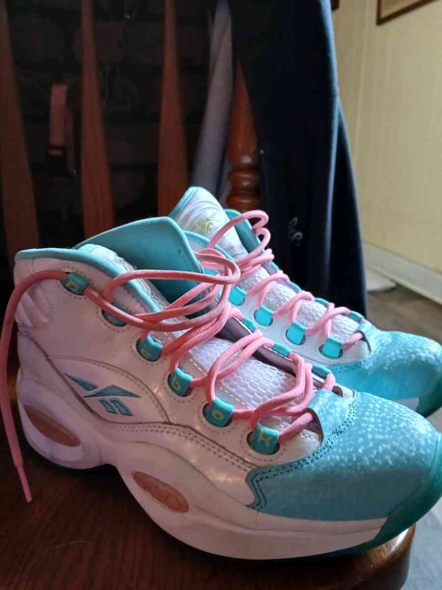 Reebok Question Trainers Allen Iversons Size 7 Pink and Blue - Evansville, Indiana - FleaMarketBay