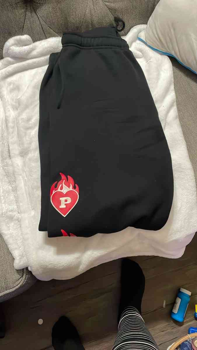 Pink  brand new size medium - Fountain Valley, California - FleaMarketBay