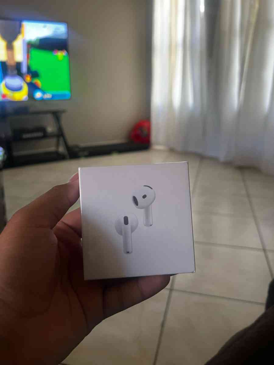 AirPods Gen 4 brand new - Palmdale, California