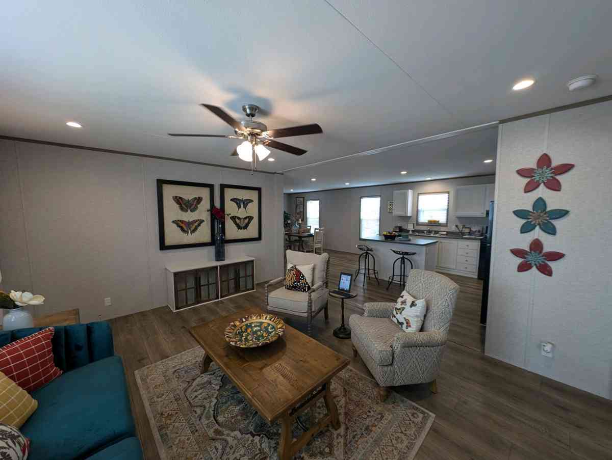2025 Doublewide with 4 Bedroom and 2 Bathrooms - New Braunfels, Texas - FleaMarketBay
