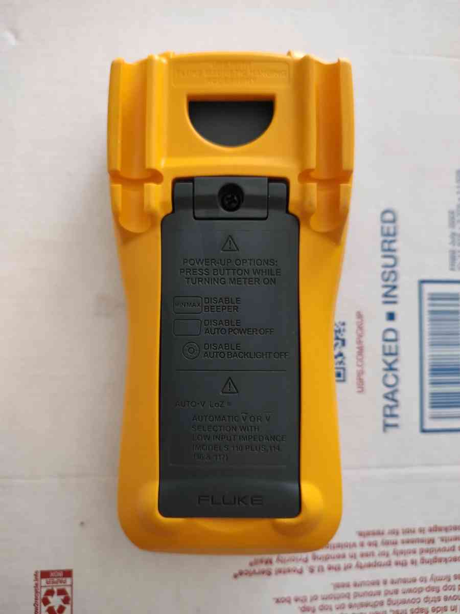 NEW FLUKE117 Digital Multimeter - Grand Prairie, Texas - FleaMarketBay