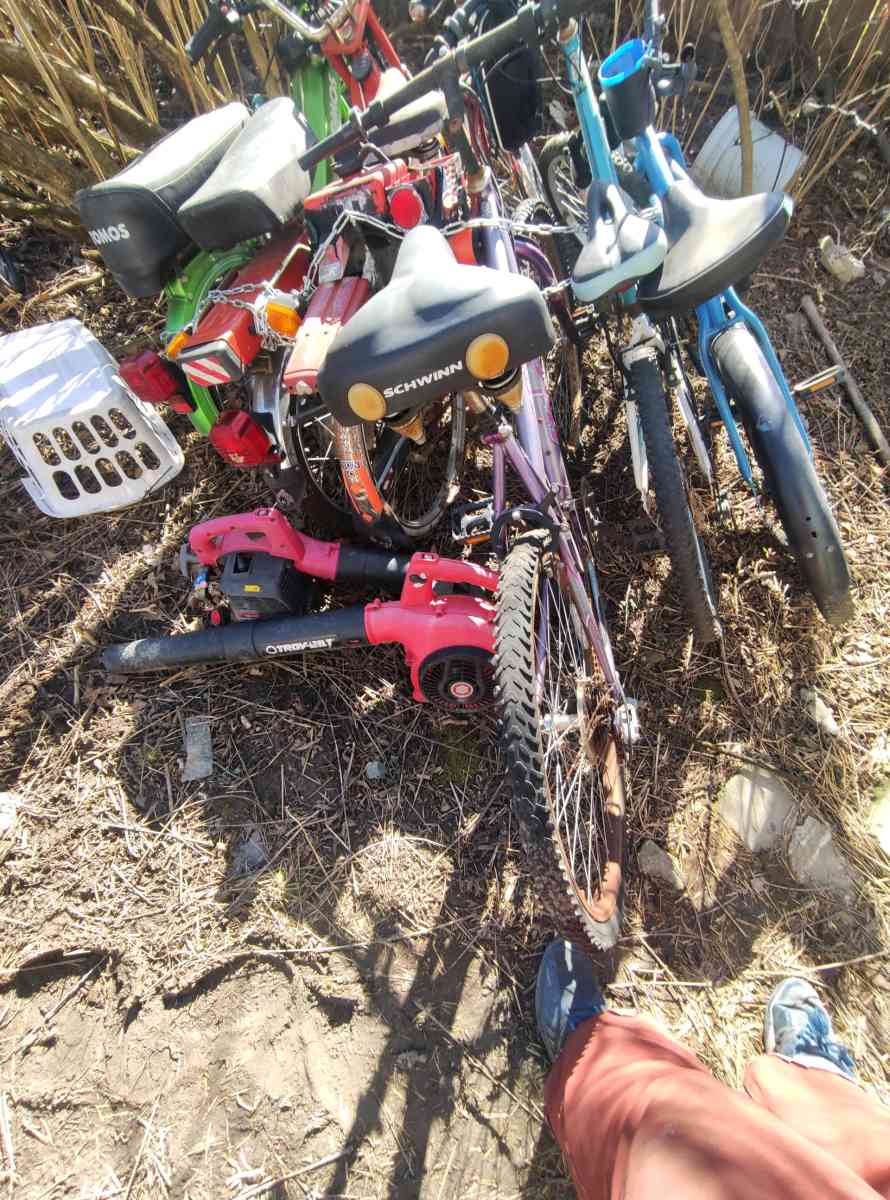 vintage lot of mopeds etc - Warren, Ohio - FleaMarketBay