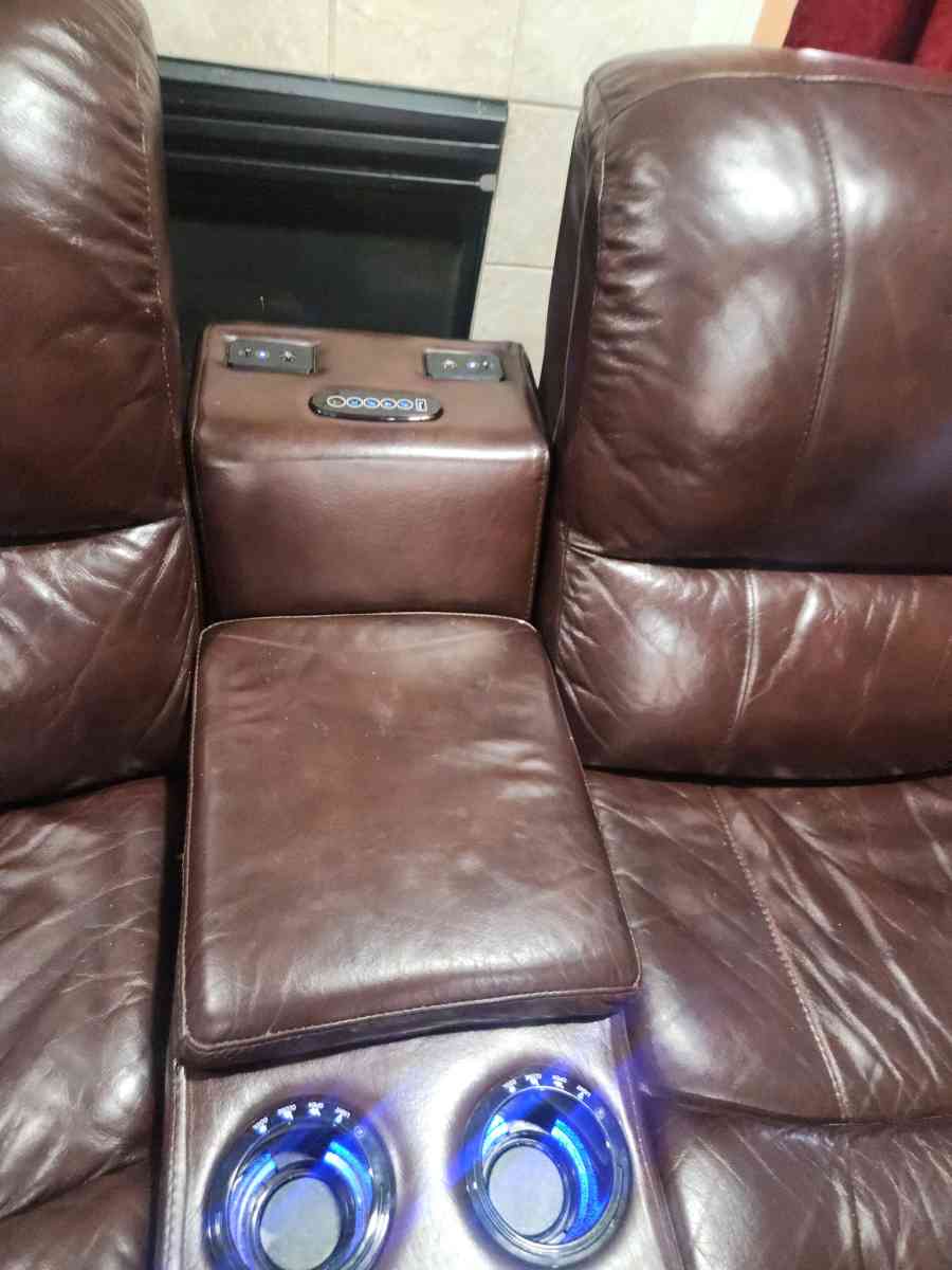 Brown leather electric recliner loveseat - Houston, Texas - FleaMarketBay