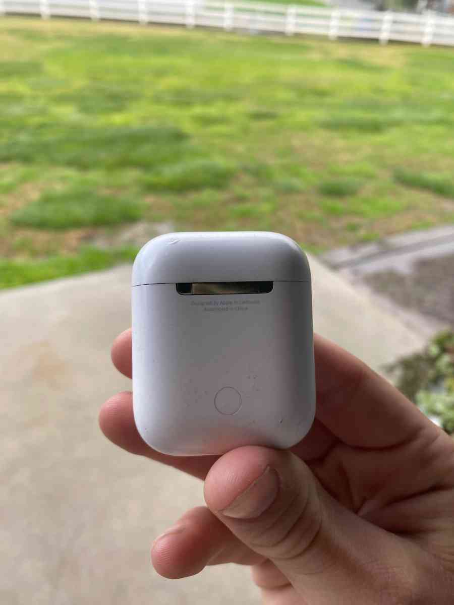 AirPods - Exeter, California - FleaMarketBay
