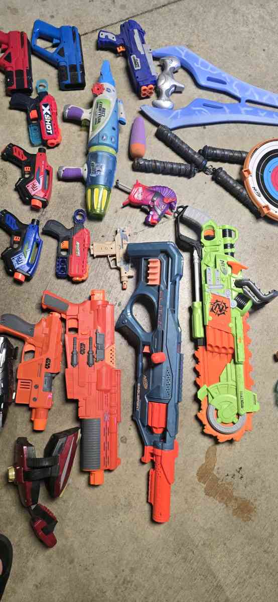 NERF GUNS EVERYTHING YOU SEE FOR 50 - Fontana, California