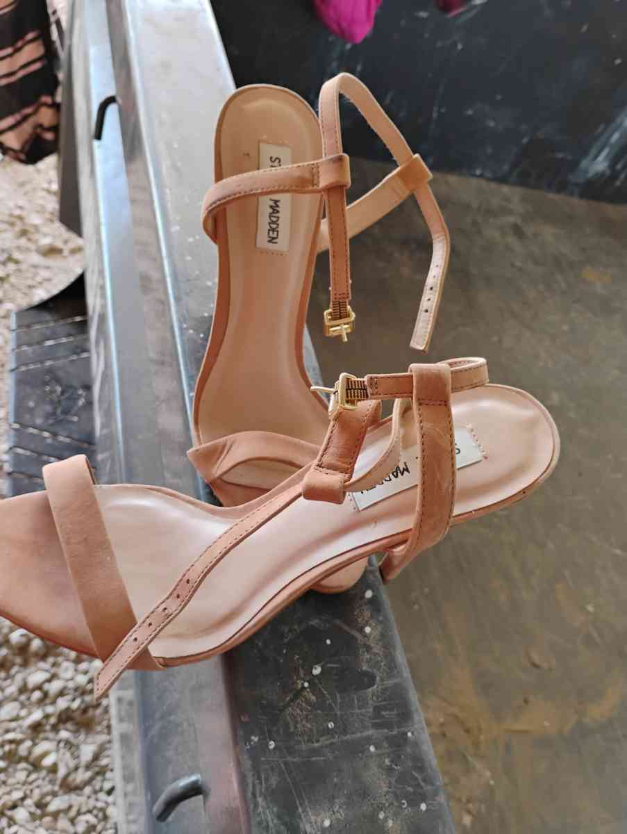 Women Dress shoes - Cameron, Texas - FleaMarketBay